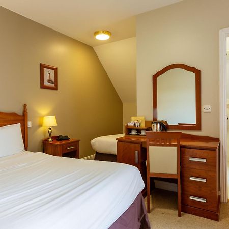 Tudor House Guest House Дангарван Экстерьер фото